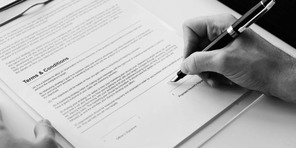 Derecho Mercantil / Abogados Mercantilistas Las Letras · Cumplimiento Normativo en Sector de Telecomunicaciones
